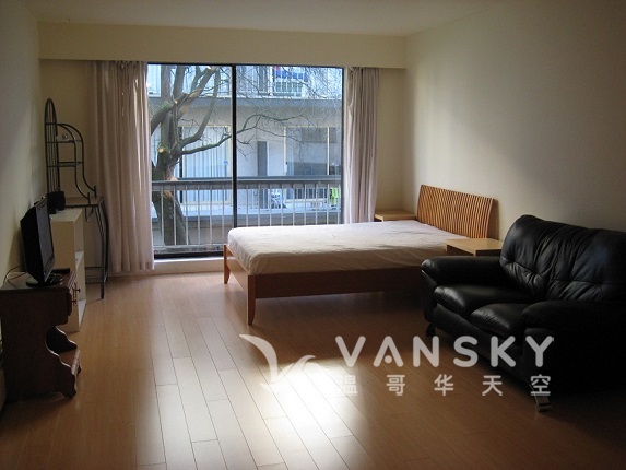 250305002131_ibr living.JPG